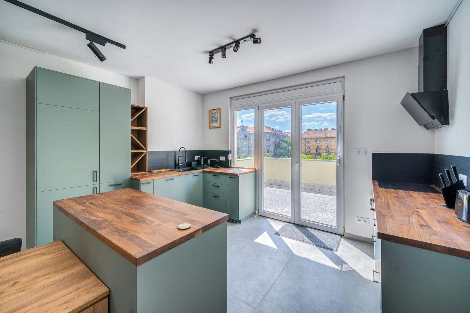 Skyline Sanctuary Apartment Budapest