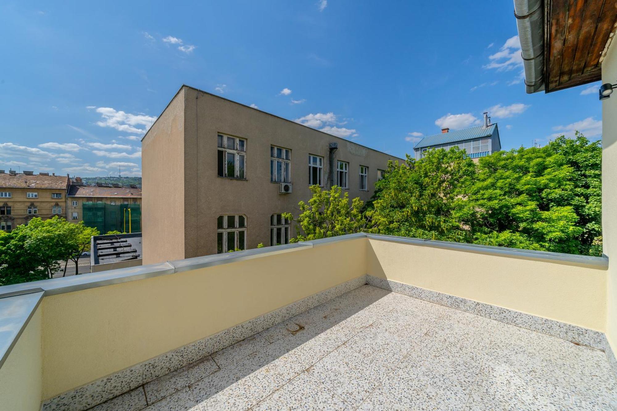 Apartment Skyline Sanctuary Budapest
